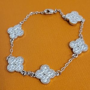 Clover bracelet with cz